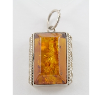 Amber Pendant (03)