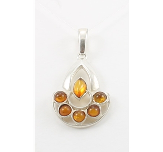 Amber Pendant (43) 01